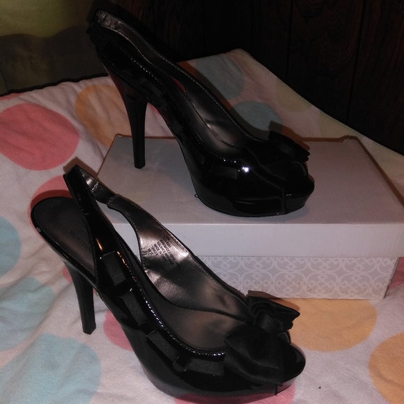 Shoes - Picture 3 of 3